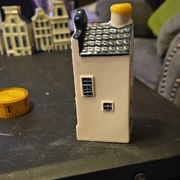 KLM Delft Blue and White Ceramic House Figurine Collectable # 46 - Picture 4 of 6